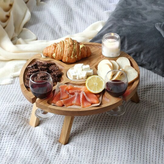 Picknick-Klapptisch aus Holz - mit Glashalterung