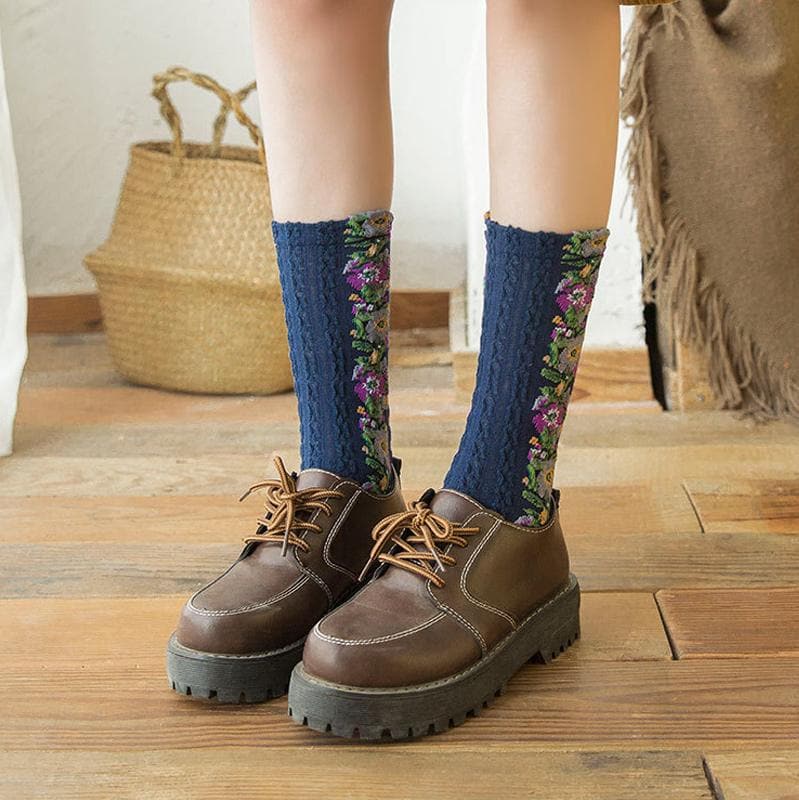 Hohe Retro-Socken Einzigartige bestickte Blumen-Socken